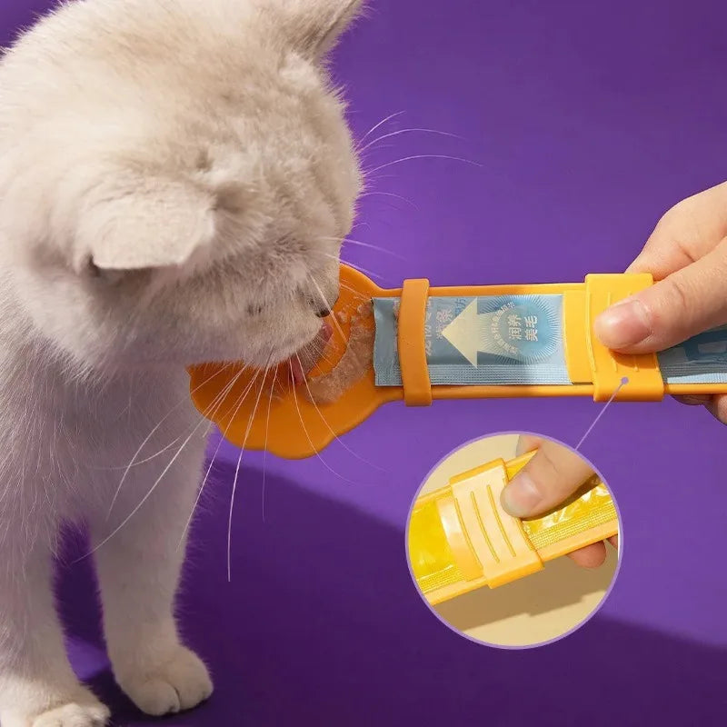 Anti-Spill Cat Treat Feeding Spoon – Easy Squeeze, Food-Grade ABS, 27cm