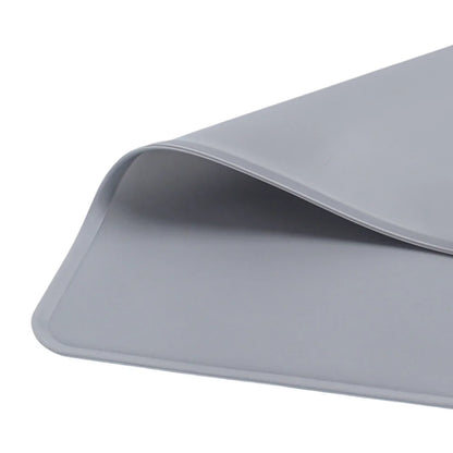 Silicone Anti-Spill Pet Feeding Mat – Non-Slip Food & Water Bowl Pad for Cats & Dogs
