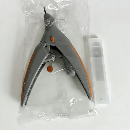 Pet Nail Clipper with LED Light – Precision Trimmer for Dogs & Cats